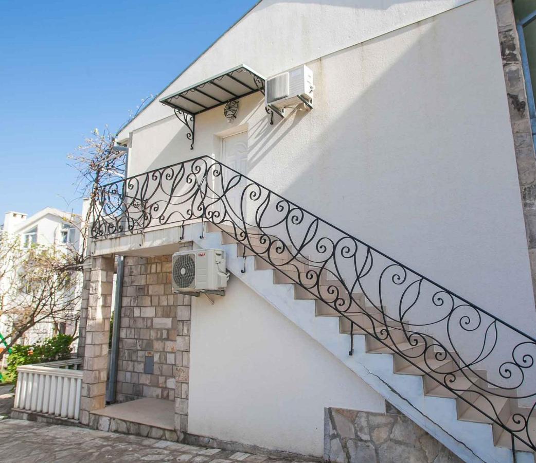 Maki Apartments - Plavi Horizonti Beach Тиват Екстер'єр фото