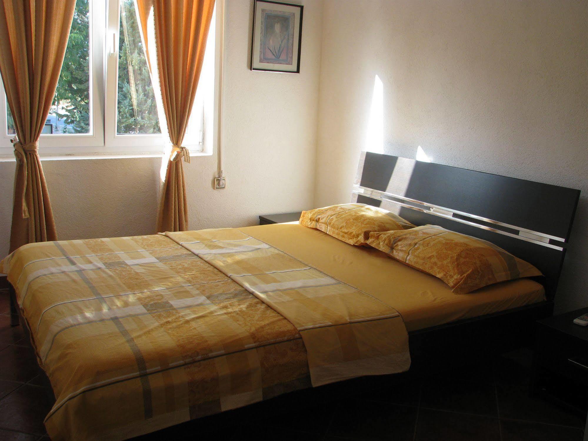 Maki Apartments - Plavi Horizonti Beach Тиват Екстер'єр фото