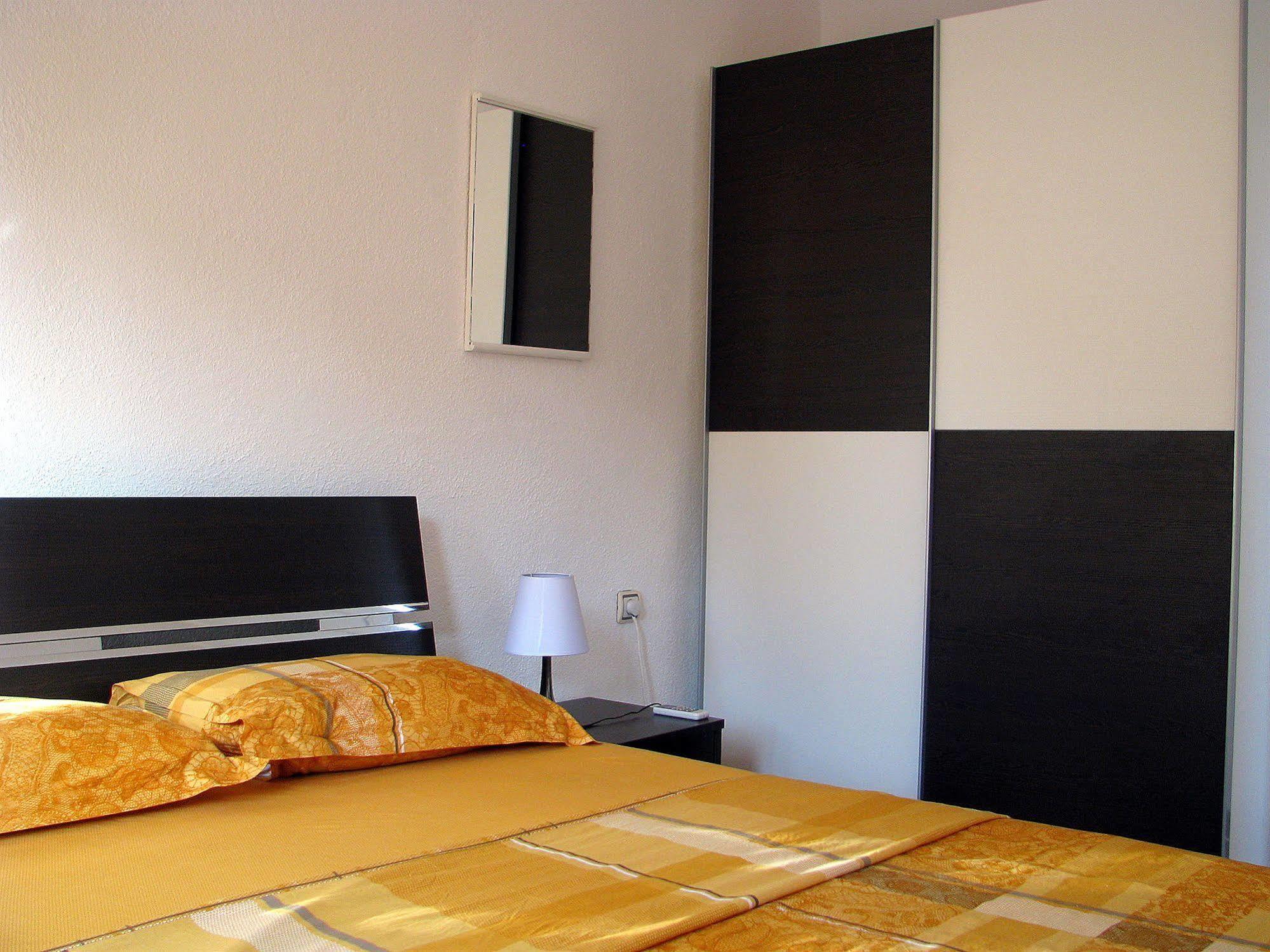 Maki Apartments - Plavi Horizonti Beach Тиват Екстер'єр фото